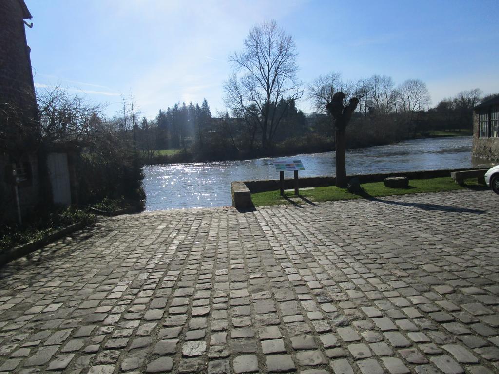 Gite Le Bourgneuf Fresnay-sur-Sarthe Exterior foto